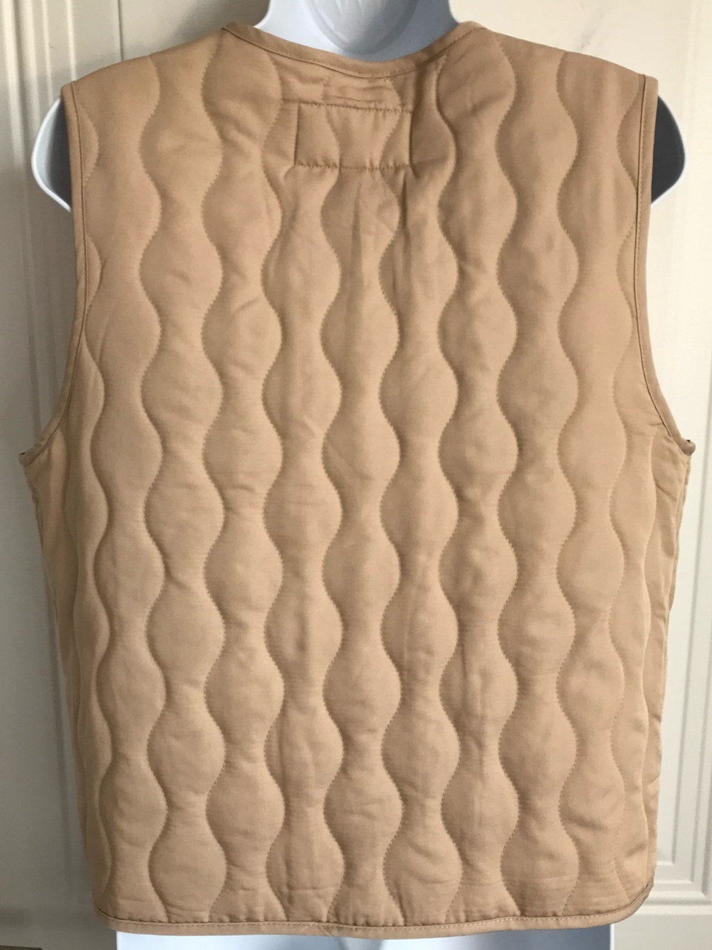 HUNTER Women’s S Clay Beige Quilted Sleeveless Button Down Lightweight Vest NWT - Picture 11 of 16